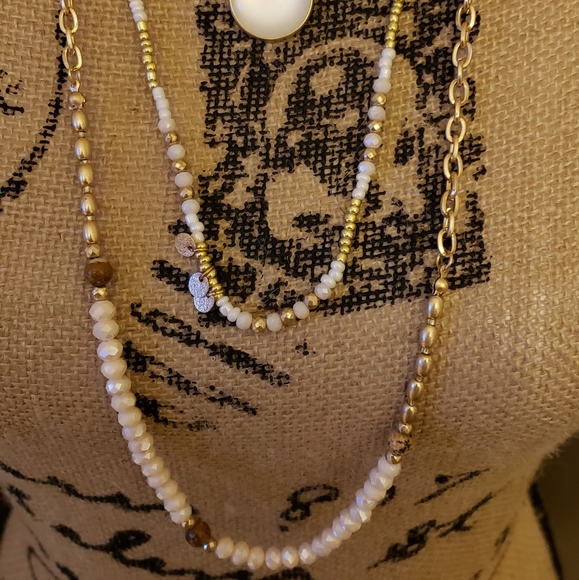 NWT GOLD-TONE BEADED LAYERED NECKLACE - Picture 7 of 13